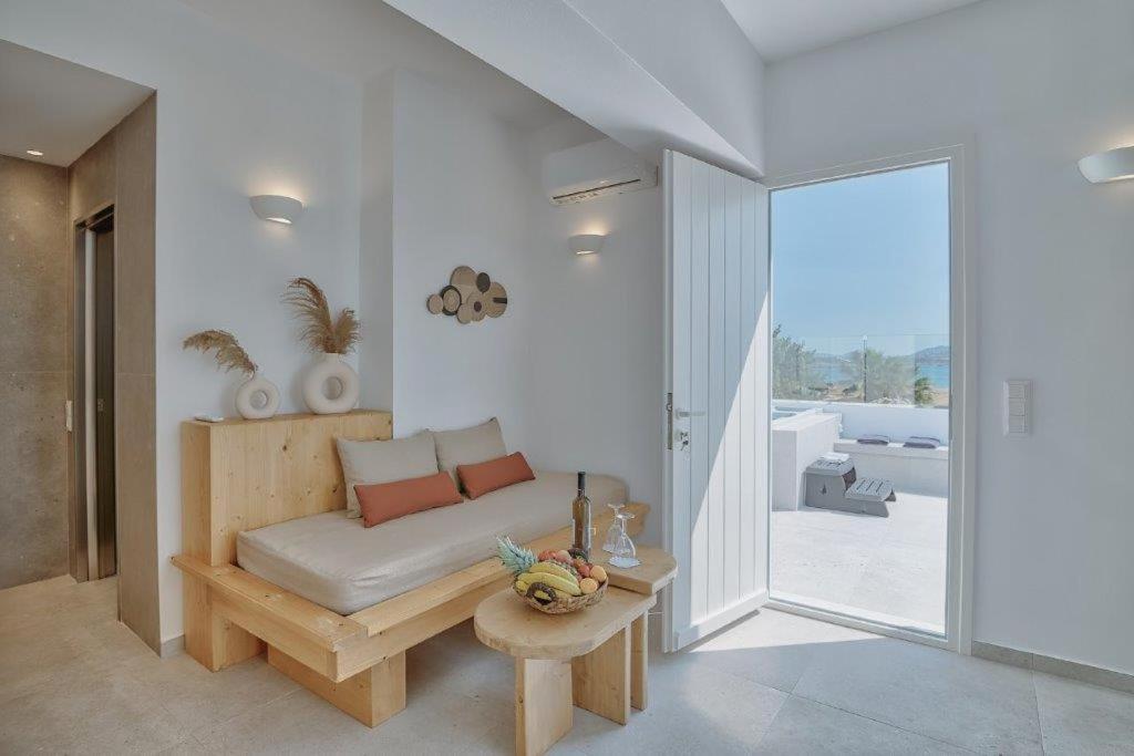 Marinatou Suites Antiparos Town Exterior foto