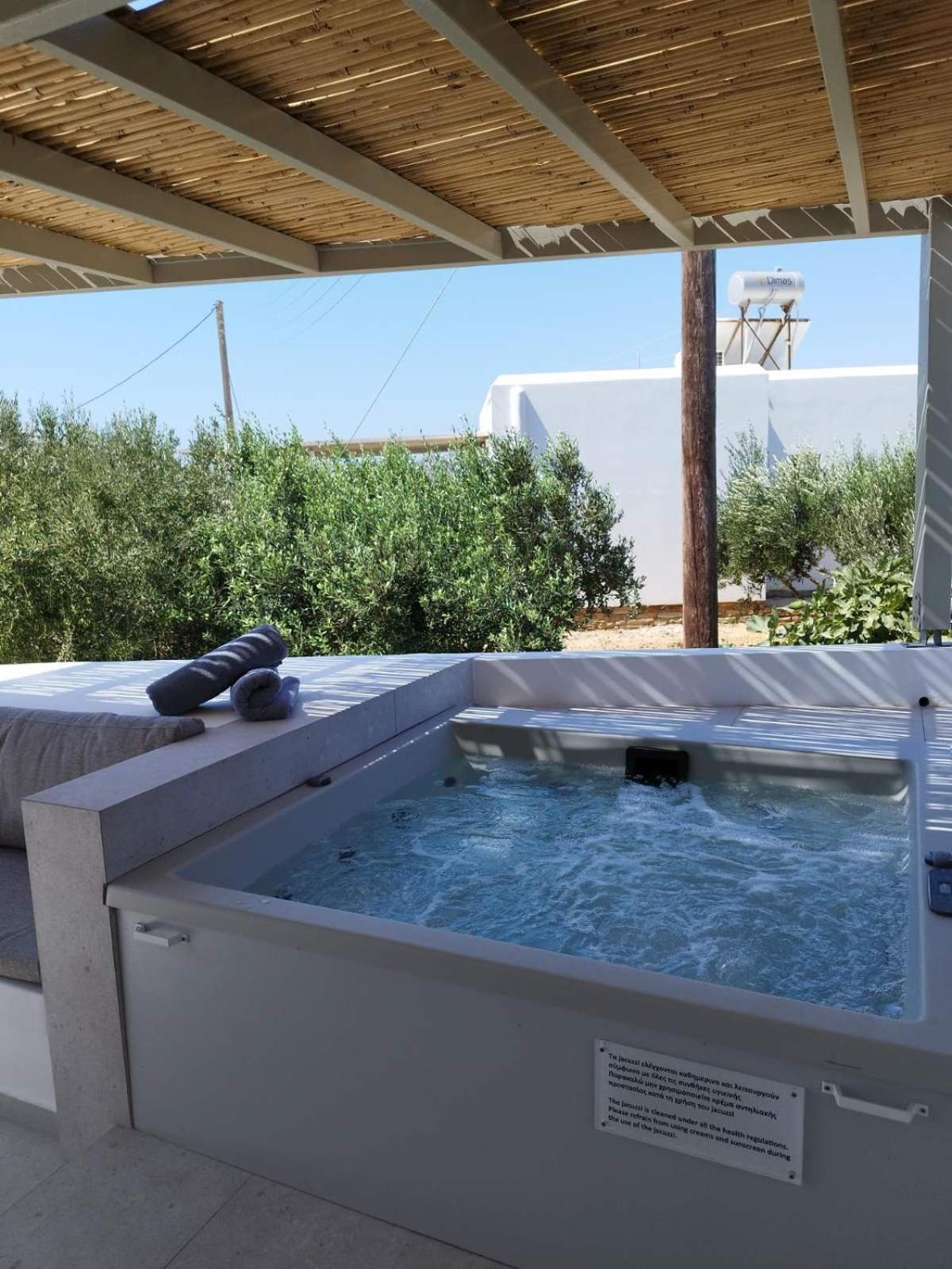 Marinatou Suites Antiparos Town Exterior foto